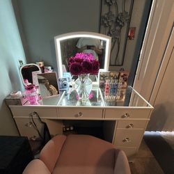 makeup vanity desk 