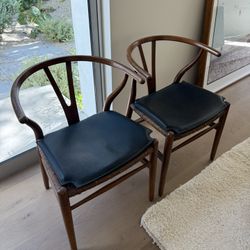 PRICE REDUCTION Hans Wegner Wishbone chairs (2) for Carl Hansen in oak
