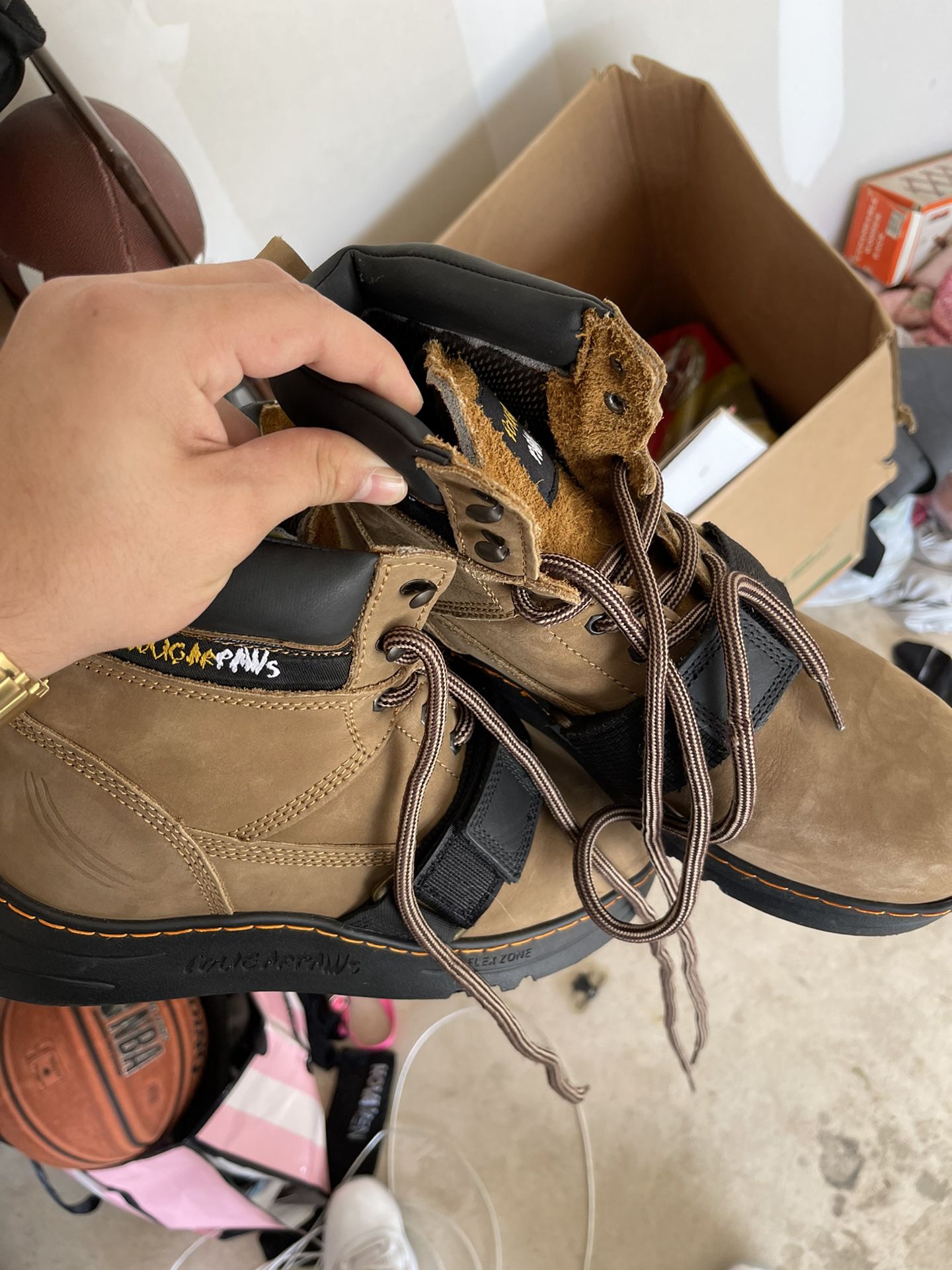 Cougar Paws Boots for Sale in San Antonio, TX - OfferUp