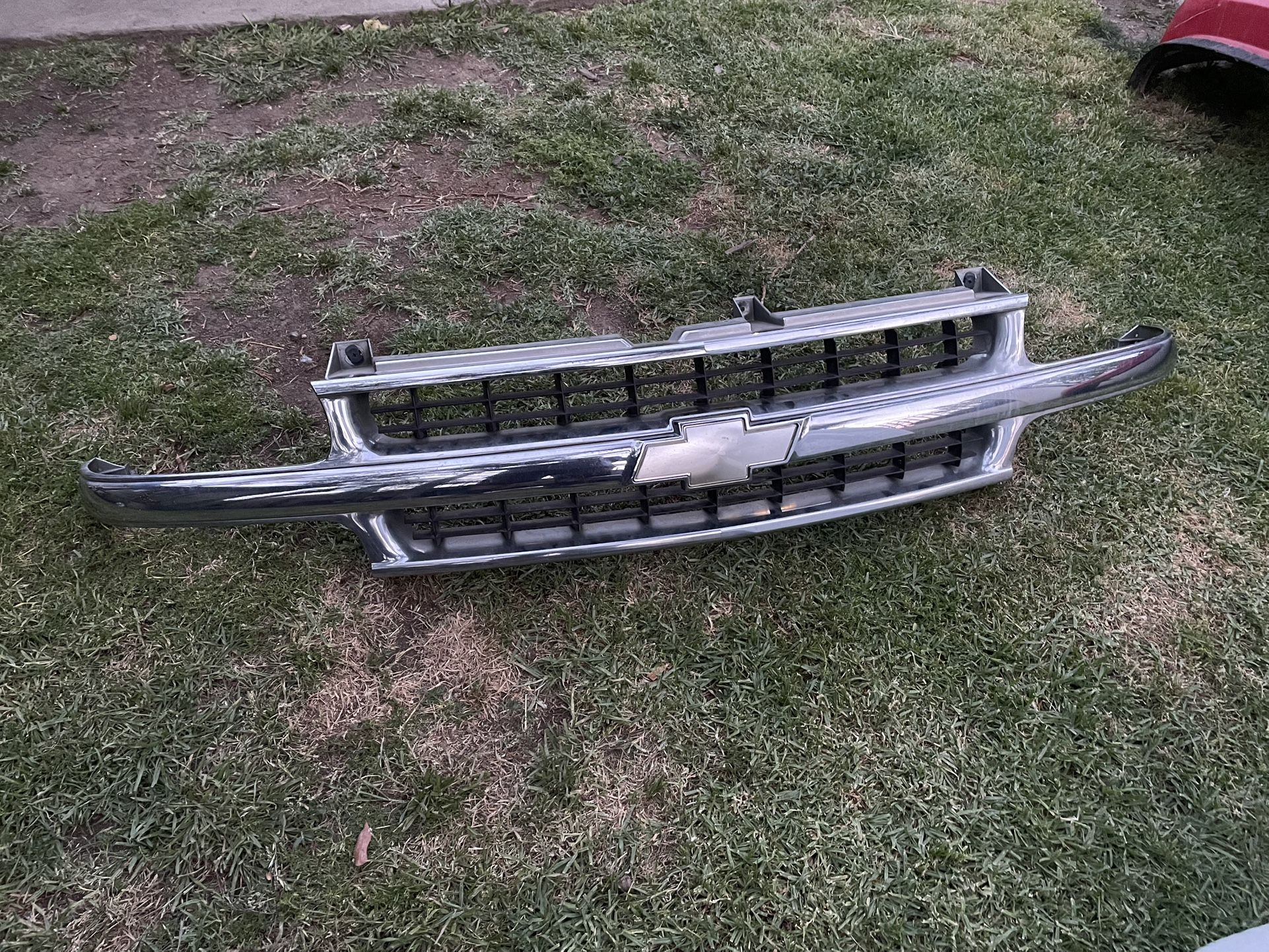 Chevy Silverado Tahoe Suburban Grille