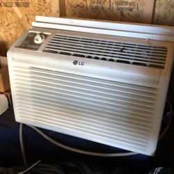 LG 5,000 Btus Window AC