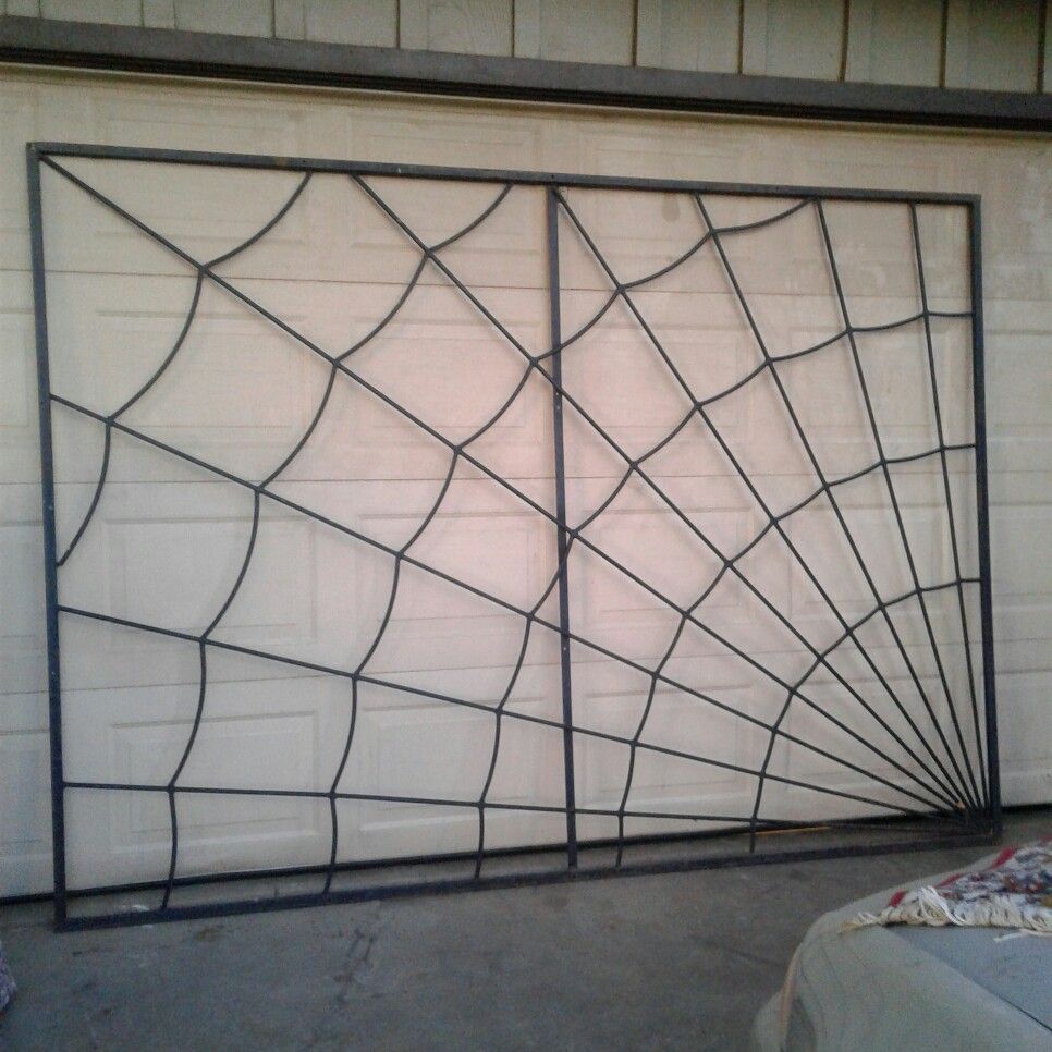 REALLY COOL SPIDER WEB GATE