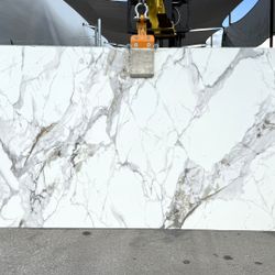 CALACATTA QUARTZ JUMBO SLABS CALACATTA MONET 127X64 2CM FOR KITCHEN COUNTERTOPS  