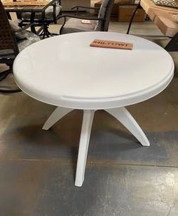 New Plastic White Outdoor Bistro Table with Umbrella Hole for Garden Lawn Backyard
