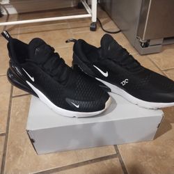 Air Max 270