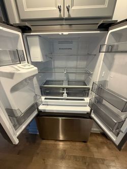 Samsung fridge drawers and shelves and ice maker