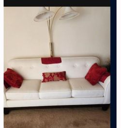 Beautiful White sofa,Never Used.$200