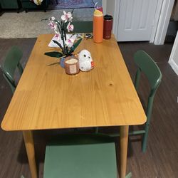 Dining Room Table And Chairs 