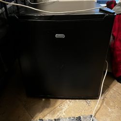 Sunbeam mini Fridge Refrigerator 7cu Ft