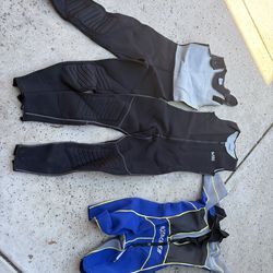 3 wet suits size large