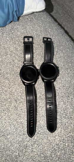 2 Samsung Galaxy Watch Smartwatches (SM-R810)
