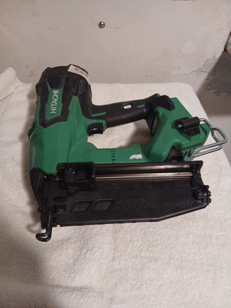 NAILER HITACHI NOT BATERY INCLUDE