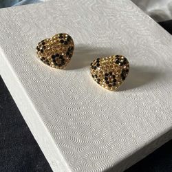 Stud cheetah earrings