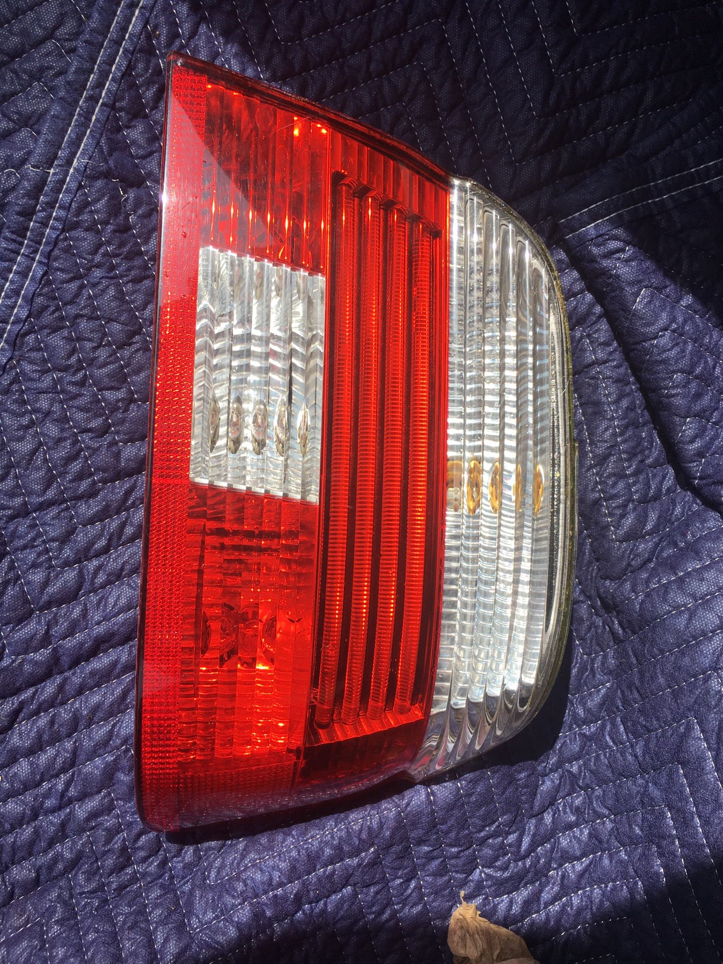BMW 5-Series (525, 530,540) right taillight 2001,02,03