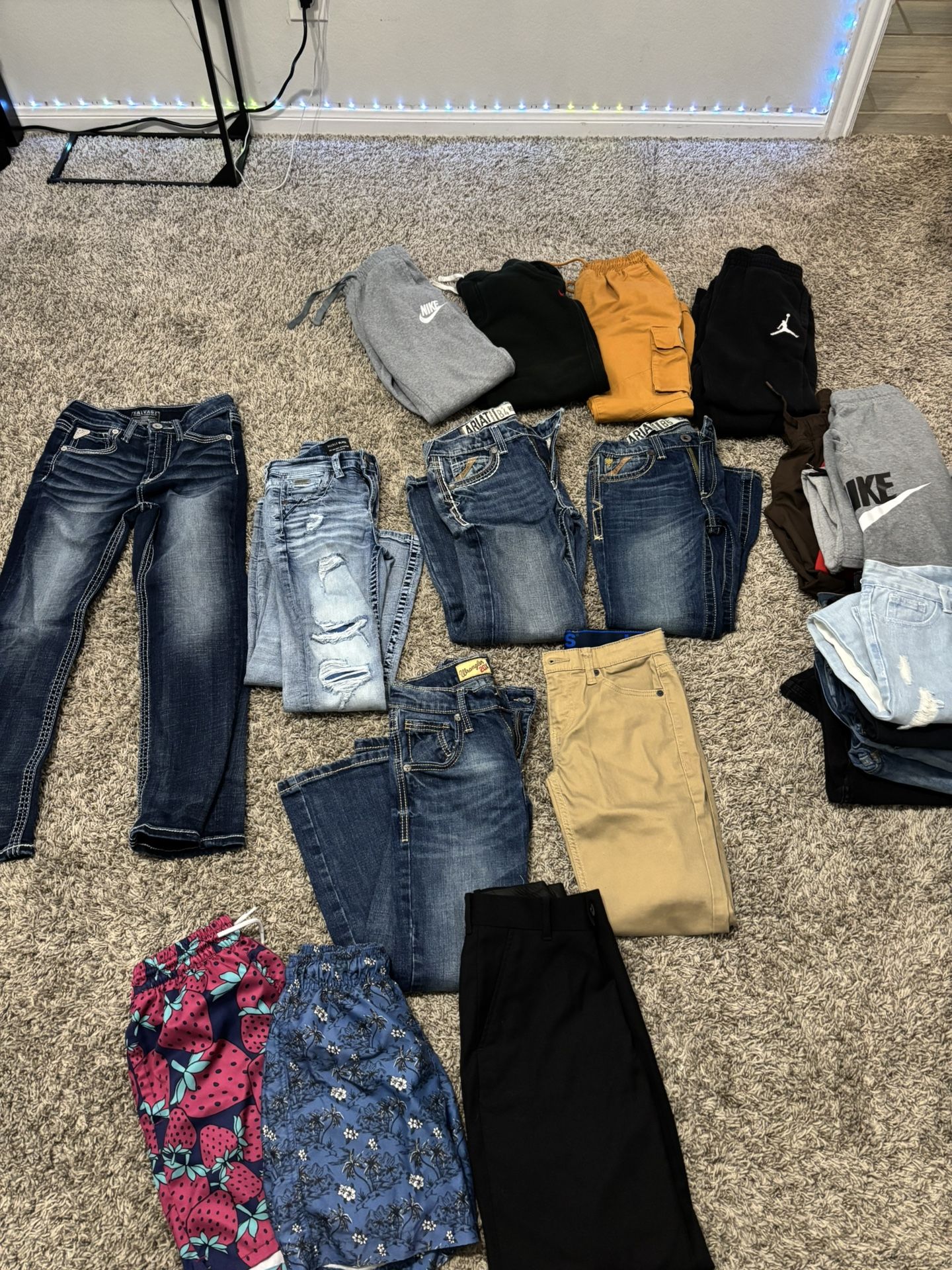 Ready For School!! Boys Jeans Sizes 8-12 *