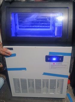 Commercial ice maker