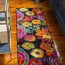2' x 6' Modern Floral Runner Rug