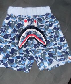 A bathing ape shorts size medium