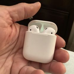 Apple Air Pods 2 Second Generation 