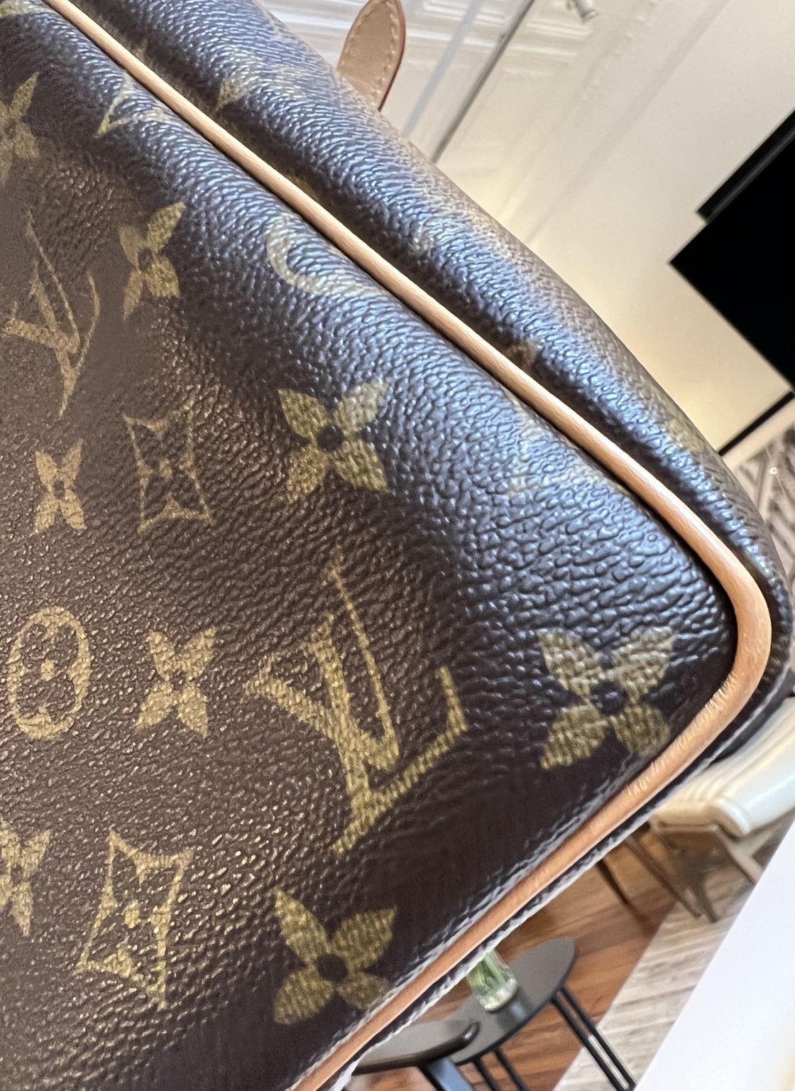Louis Vuitton Batignolles Handbag Monogram Canvas for Sale in New York, NY  - OfferUp