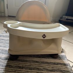 Safety 1st Easy Care Swing Tray Booster Seat 