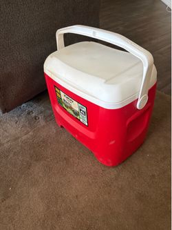 Igloo Ice Cooler 28 Quart ( Hesperia Ca )