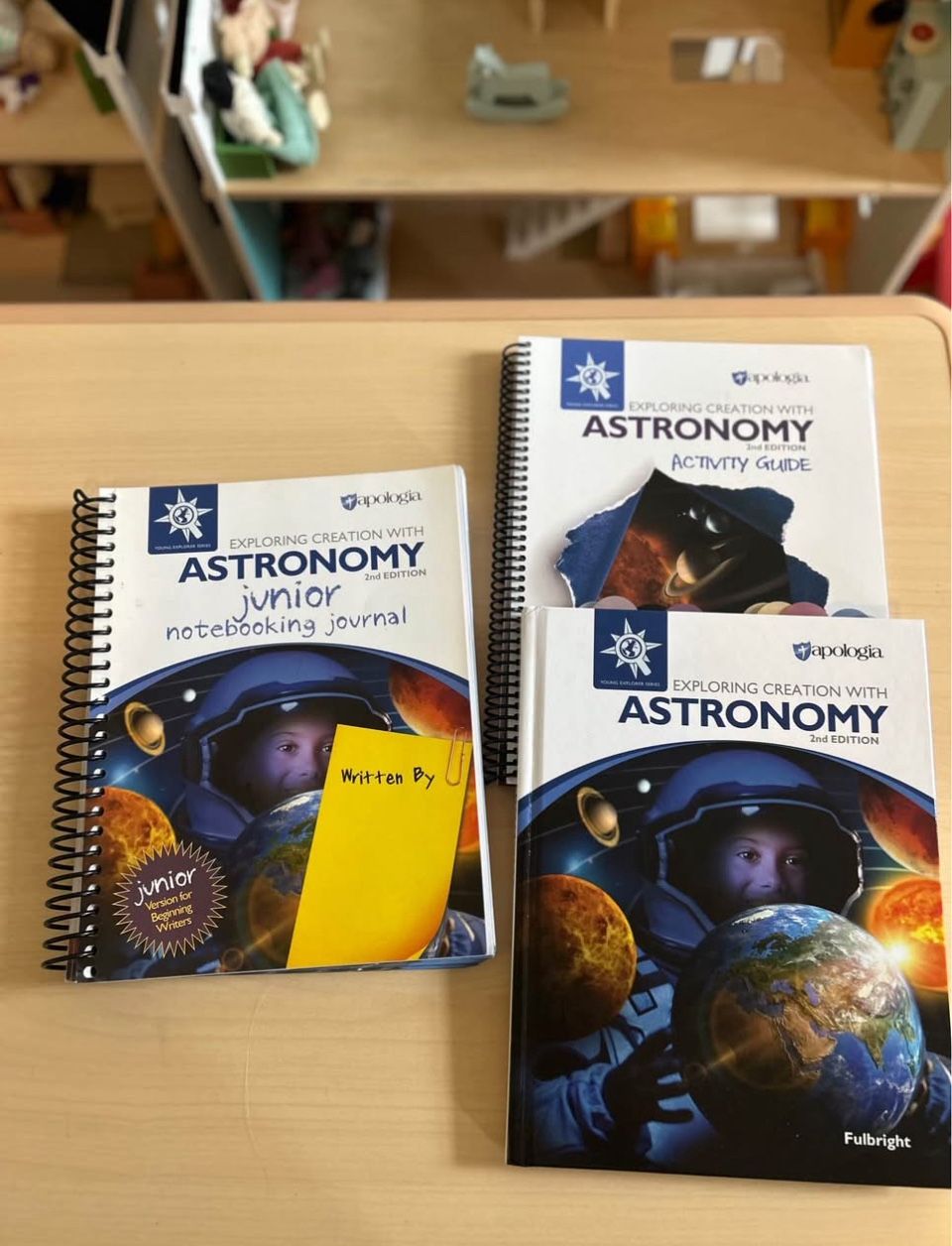 Apologia Astronomy -exploring Creation Curricula