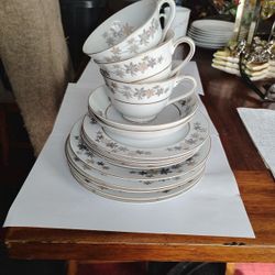 Empress China Golden Silhouette Pattern China Set Of 14