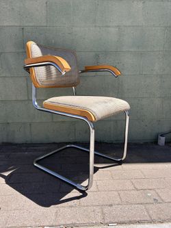 Cesca Chair. 