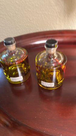 Stacking Extra Virgin  Olive Oil - Oreganato - garlic & rosemary - pepperoni. Nice piece for your counter top beautifully colors  30$ pk up Everett ma