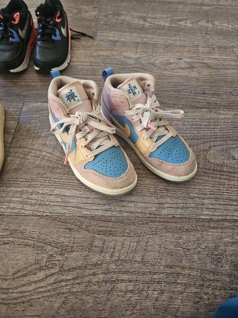 Jordan 1 Mid Sneaker School Zen