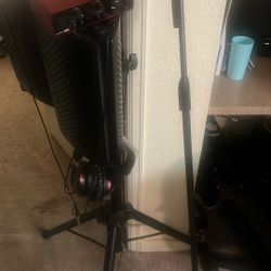 2 Mic Stands Studio Headphones 2 M Audio Studio Speaker With Interface 
