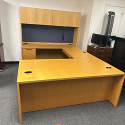 OFFICE/HOME DESK U-SHAPE DESK WITH HUTCH 