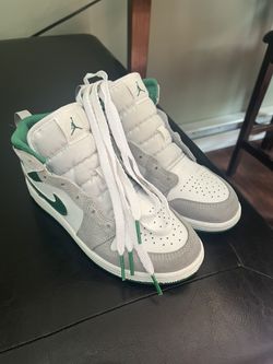 Air Jordan 1s Size 2Y Pine/Grey Good Cond No Box