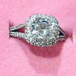 Brand New “Romantic “ Engagement Ring. 925 Solid Sterling Silver Inlaid 3.47 MM Moissanite Along With Lab Grown Diamonds L