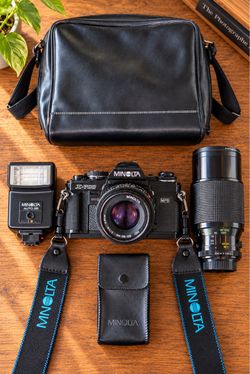 Minolta X-700 35mm Film Camera bundle