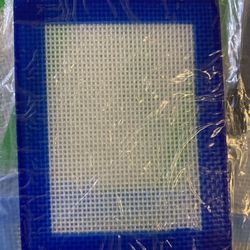 EXCELLENT FOR BAKING COOKING & HOLIDAY MEALS NON STICK MATS 10pc Silicone Baking Dab wax mat For Baking