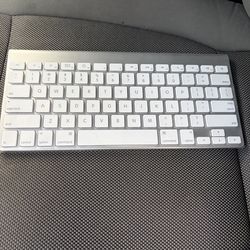 Apple A1314 Wireless Keyboard