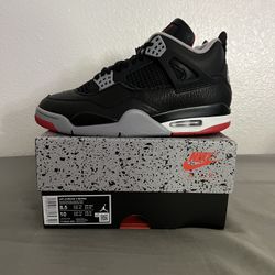 Jordan 4 Retro Bred Reimagined Size 8.5 NEW