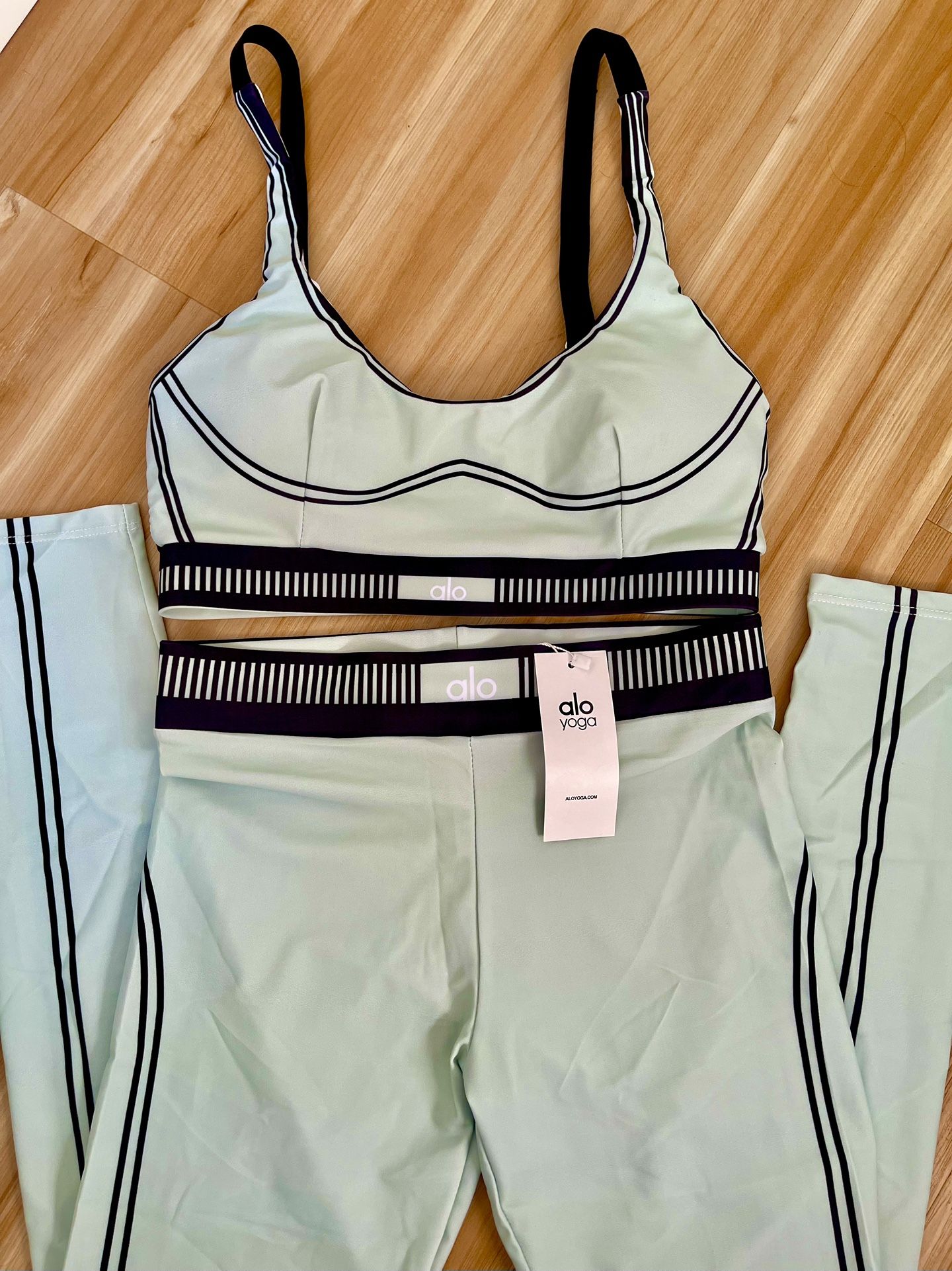 Alo Yoga Set