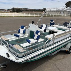 1993 Godfrey Hurricane 226 FunDeck Deck Boat With 2018 Tohatsu 115