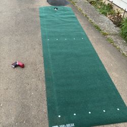 Golfing green for practicing at home