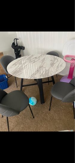 Dinning room table