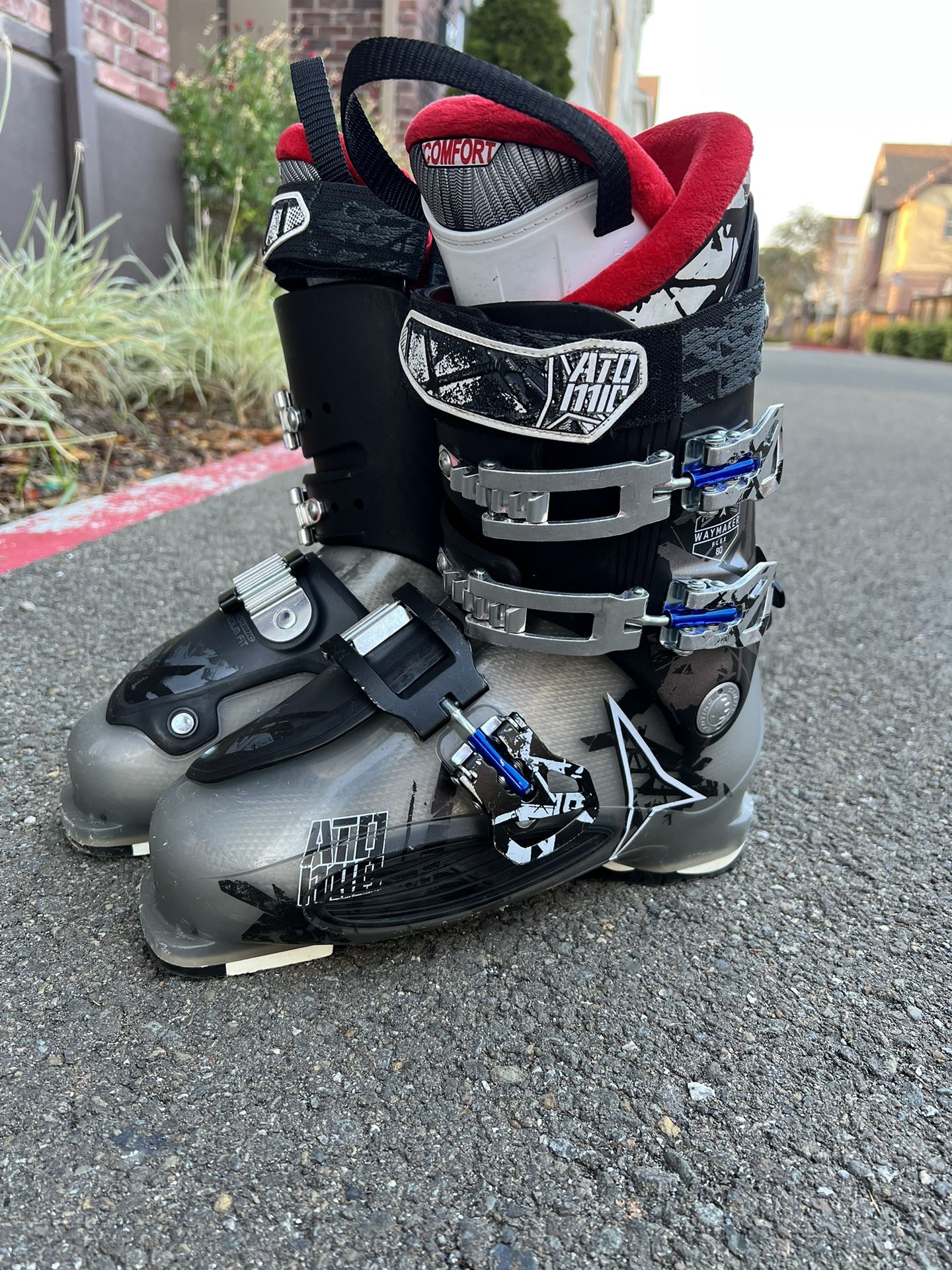 ATOMIC WAYMAKER 80 SKI BOOTS 26/26.5 Mens for Sale in Pleasanton