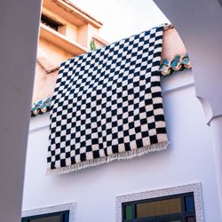 7x10 black/white Checkerboard Moroccan Handmade Wool Area Rug