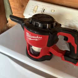 Milwaukee M18 Vacuum Volt