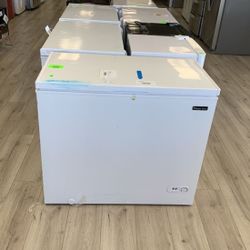 MAGIC CHEF HMCF7W4 FREEZER