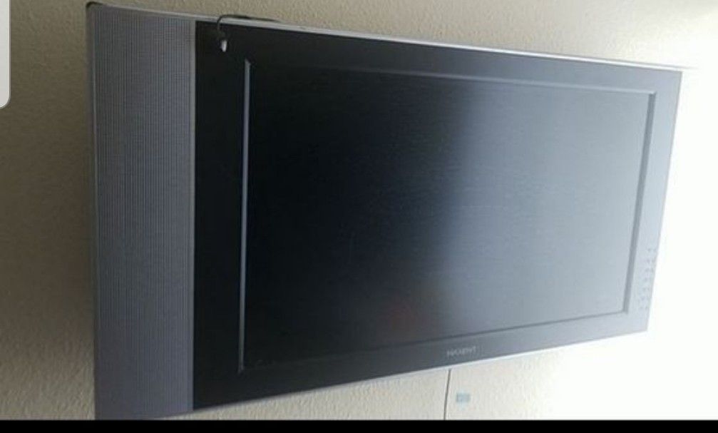 Maxcent tv with wall mount