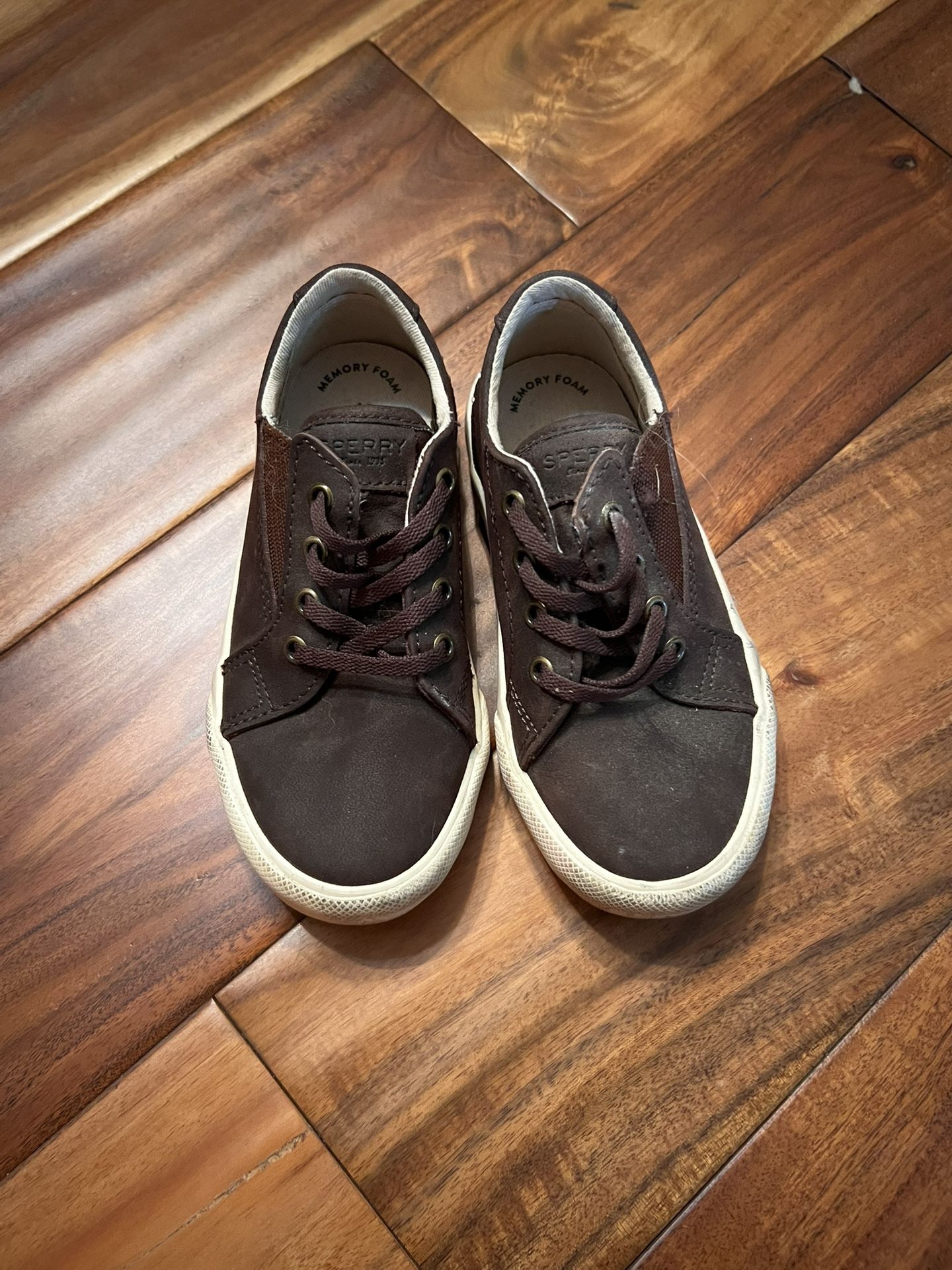 Toddler boy brown sperry dress shoes. Size 9.5