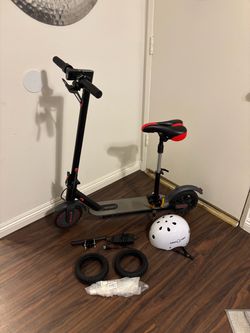 MAXSHOT ELECTRIC SCOOTER WITH SEAT AND ACCESSORIES-GREAT SHAPE